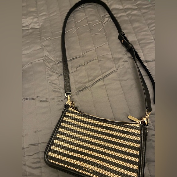 Kate Spade Black and Cream Striped Bag
Excellent condition - Picture 7 of 9